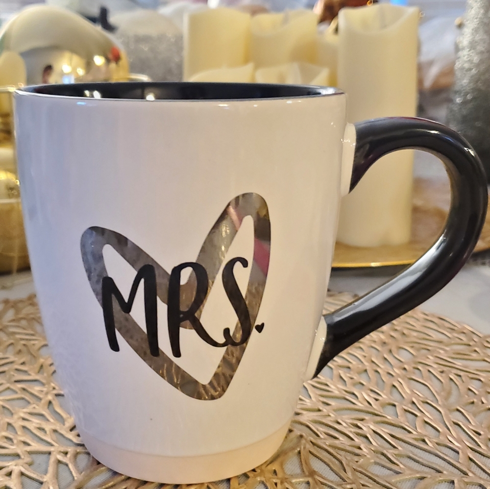 NEW MRS 💛 MUG BY DAVID TUTERA